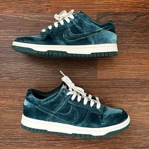 Nike Dunk Low ‘Green Velvet’ in Size 6.5 (Womens)